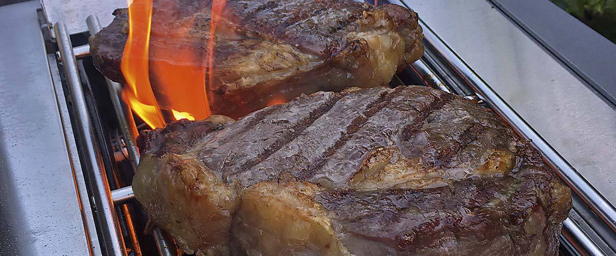 Steaks auf dem Grill